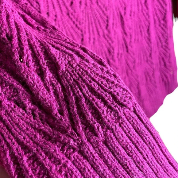 St. John's Bay Fuchsia Cut Out Crocheted Sweater Size Large Beautiful Pattern - Picture 2 of 9